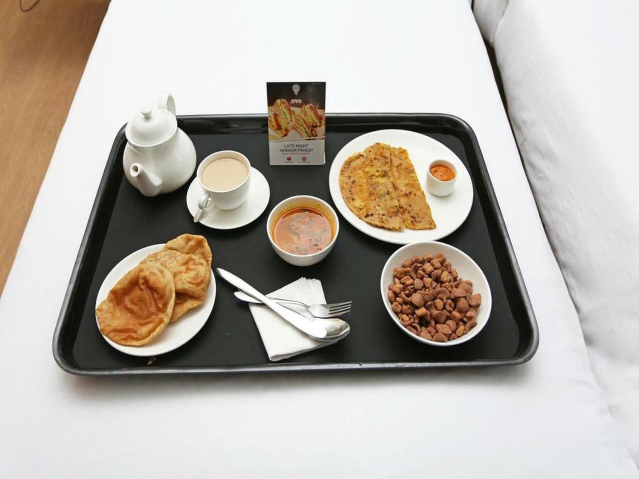 Oyo 28027 Hotel Dhruv Mandi Eksteriør billede