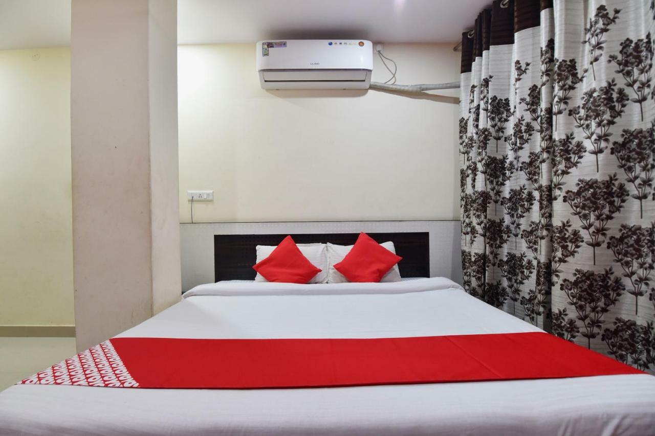 Oyo 28027 Hotel Dhruv Mandi Eksteriør billede
